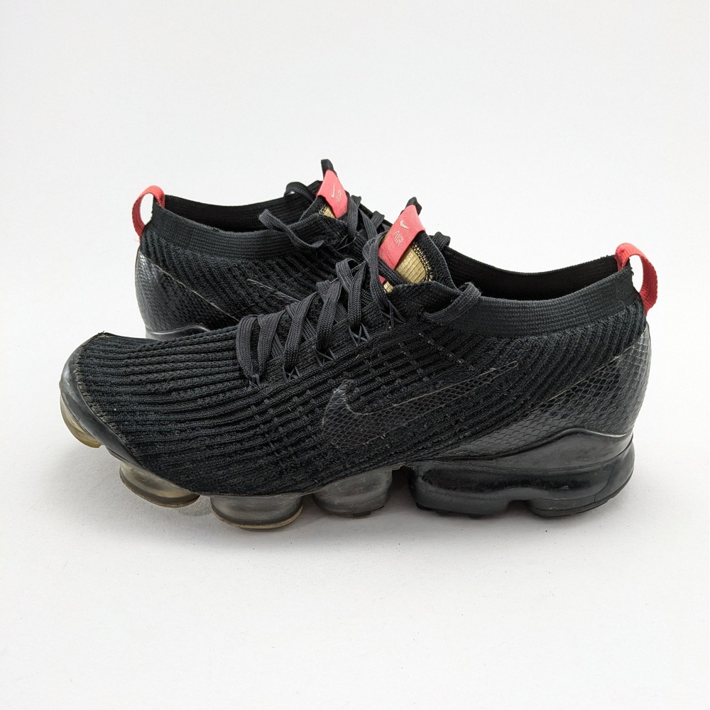 Nike Men’s Black Sneakers with Red Accents